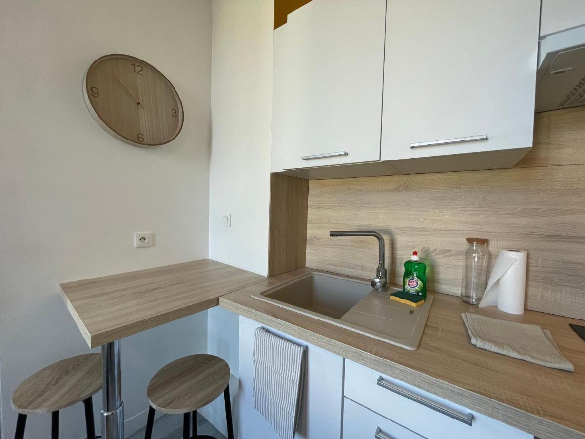 Proche De La Gare Apartment